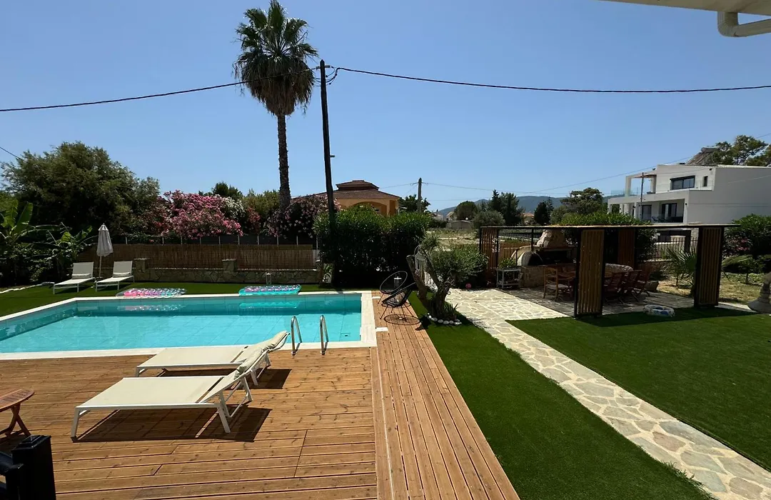 Nikludin Suites & Studios-1